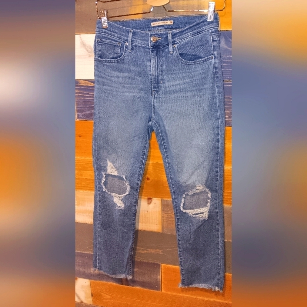 Levi's High Rise Straight Crop Jean 28 - Picture 3 of 8